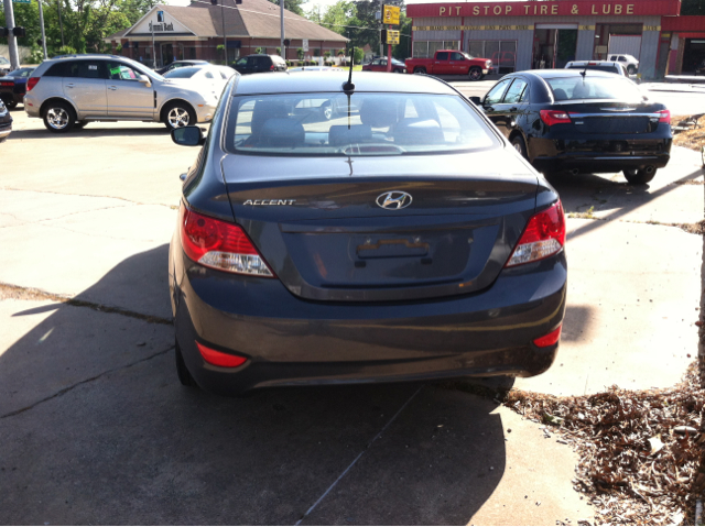 Hyundai Accent 2012 photo 2