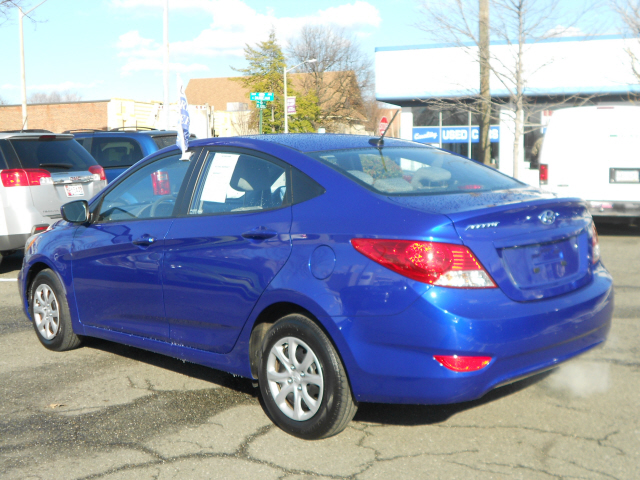 Hyundai Accent 2012 photo 1