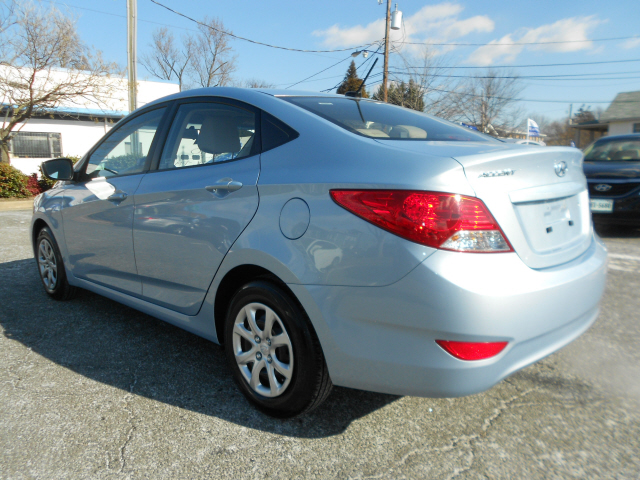 Hyundai Accent 2012 photo 1