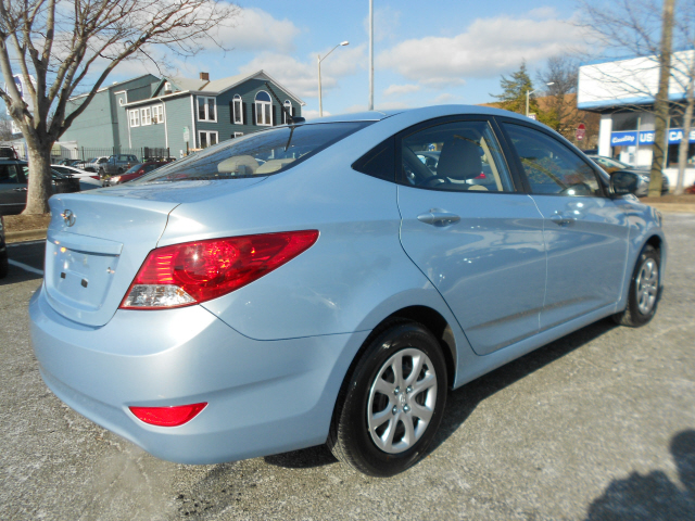 Hyundai Accent 2012 photo 4