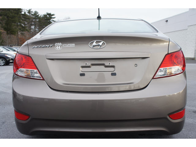 Hyundai Accent 2012 photo 2