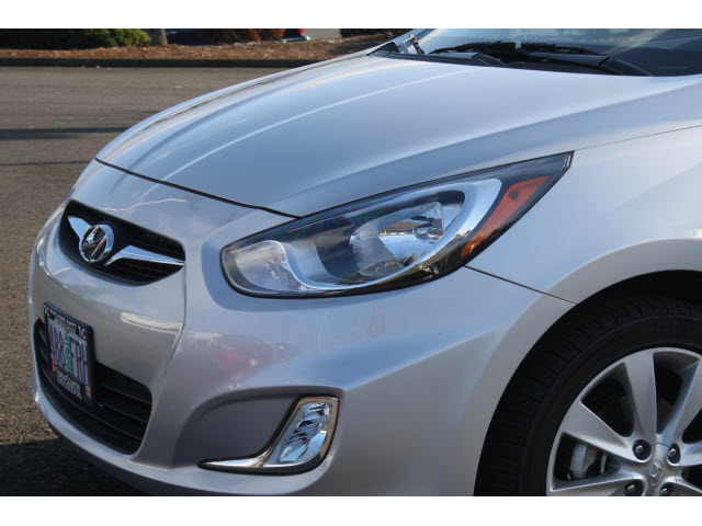 Hyundai Accent 2012 photo 5