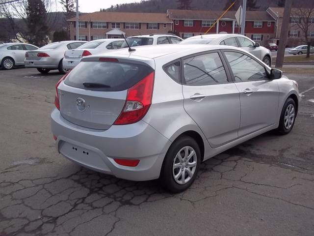 Hyundai Accent 2012 photo 1