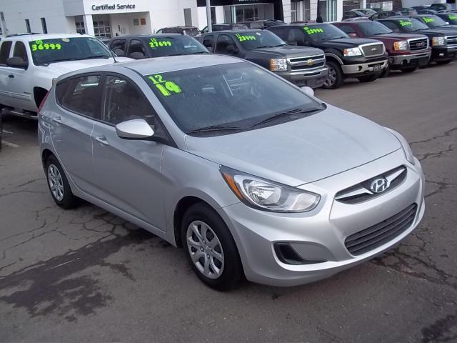 Hyundai Accent 2012 photo 4