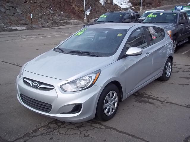 Hyundai Accent 2012 photo 5