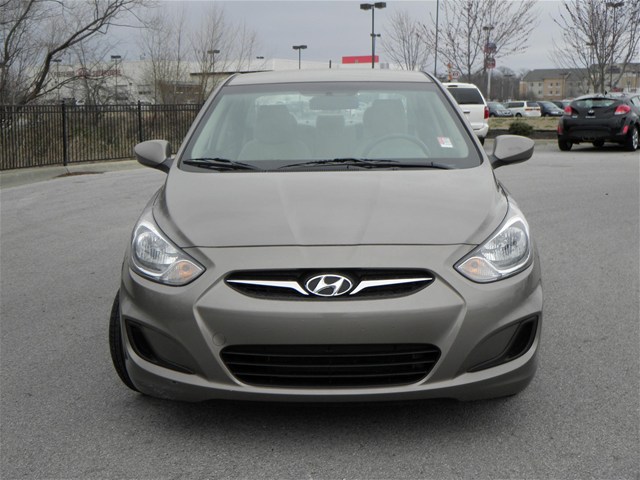 Hyundai Accent 2012 photo 5