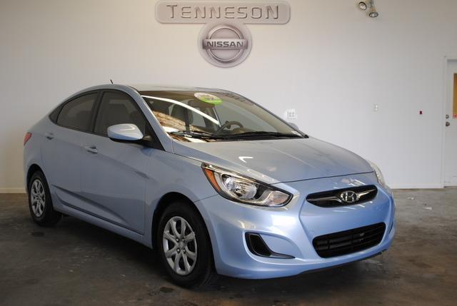 Hyundai Accent 2012 photo 3