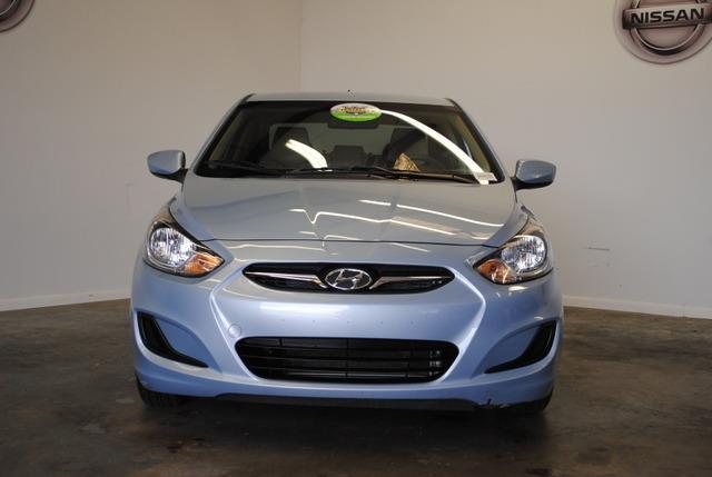 Hyundai Accent 2012 photo 4