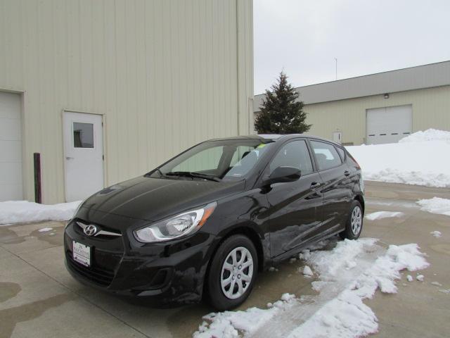 Hyundai Accent 2012 photo 1