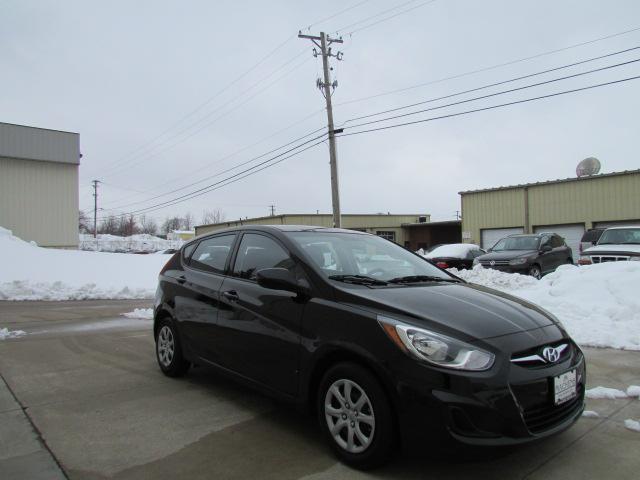 Hyundai Accent 2012 photo 4