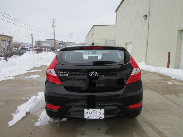 Hyundai Accent 2012 photo 5