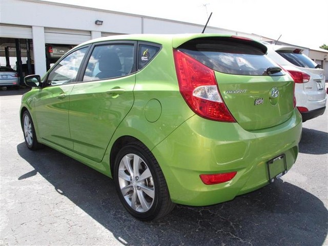 Hyundai Accent 2012 photo 3