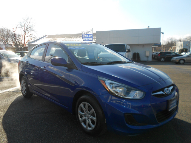 Hyundai Accent 2012 photo 4