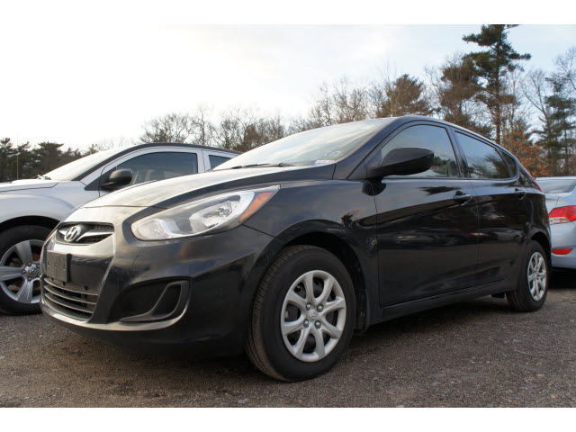 Hyundai Accent 2012 photo 3