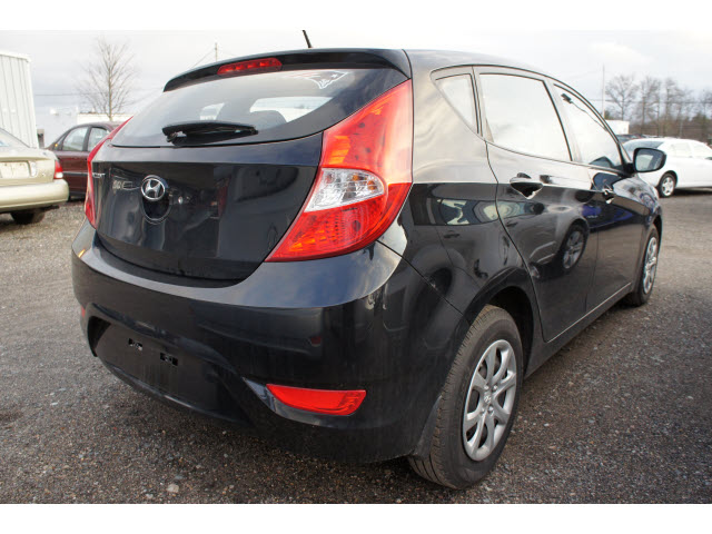 Hyundai Accent 2012 photo 5