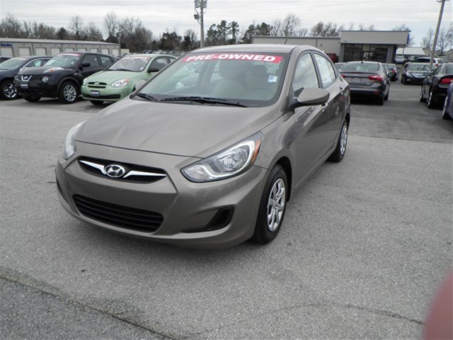 Hyundai Accent 2012 photo 5