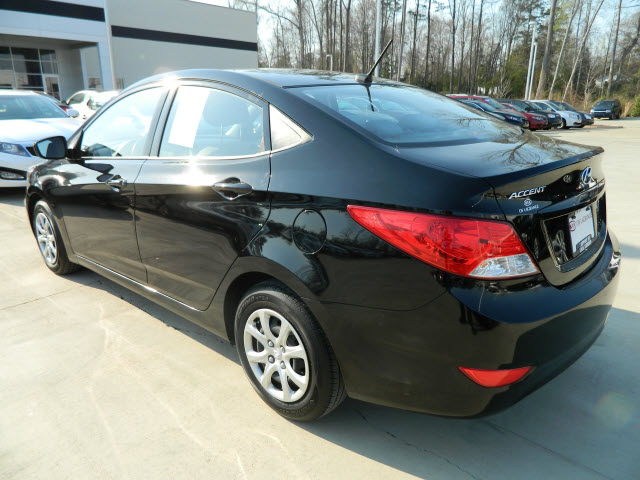 Hyundai Accent FWD 4dr Sport Unspecified