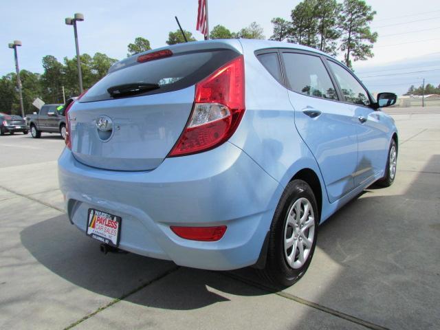 Hyundai Accent 2012 photo 5