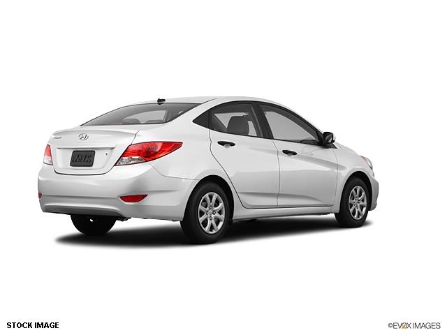 Hyundai Accent 2012 photo 10