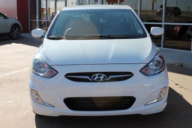 Hyundai Accent 2012 photo 4