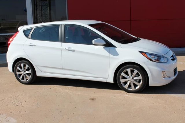 Hyundai Accent 2012 photo 5