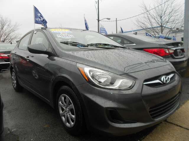 Hyundai Accent 2012 photo 3