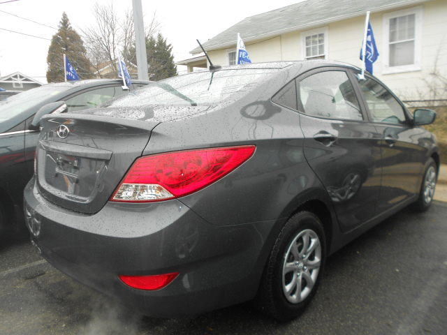 Hyundai Accent 2012 photo 4