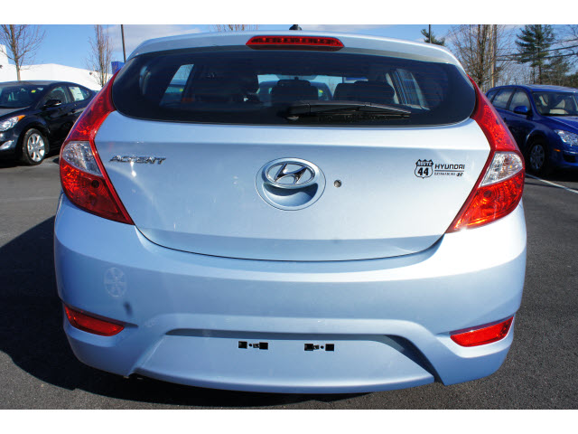 Hyundai Accent 2012 photo 1