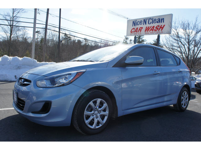 Hyundai Accent 2012 photo 2