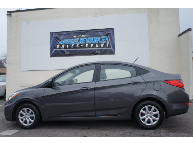 Hyundai Accent 2012 photo 2