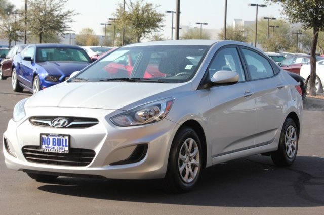 Hyundai Accent 2012 photo 2