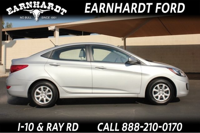 Hyundai Accent 2012 photo 3