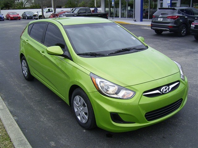 Hyundai Accent 2012 photo 1