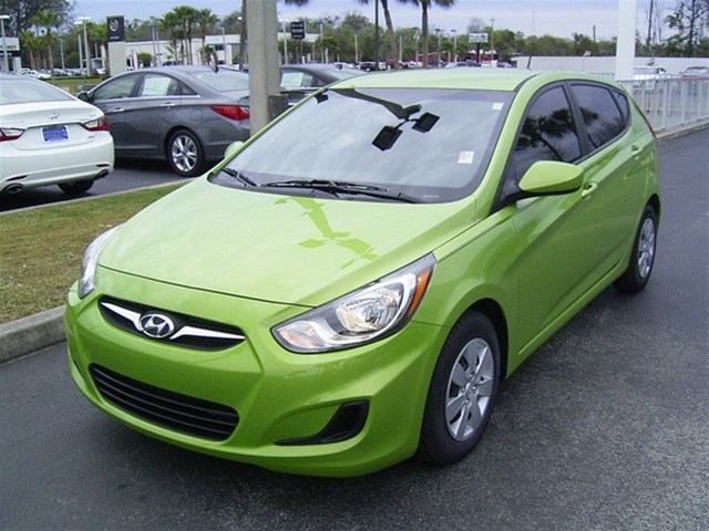 Hyundai Accent 2012 photo 3