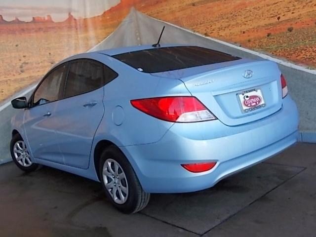 Hyundai Accent 2012 photo 4