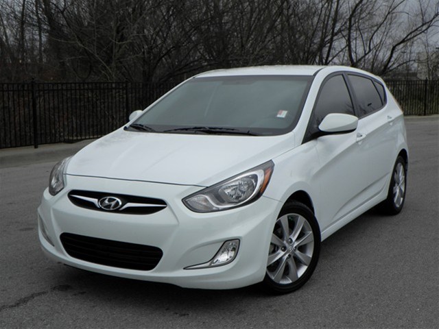 Hyundai Accent 2012 photo 5