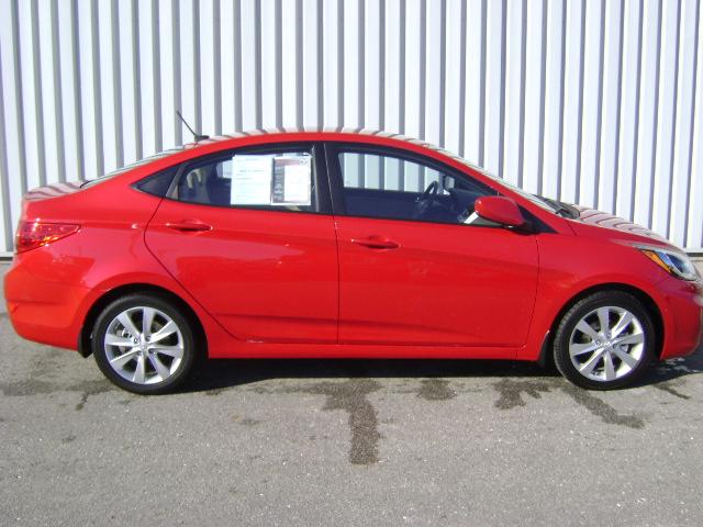 Hyundai Accent 2013 photo 2