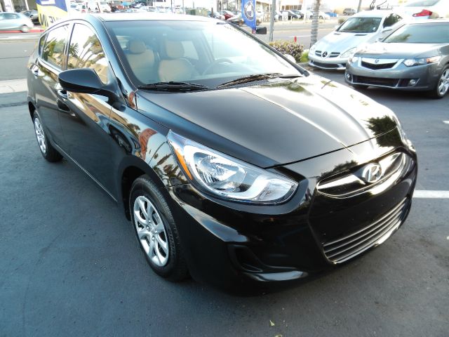 Hyundai Accent 2013 photo 2