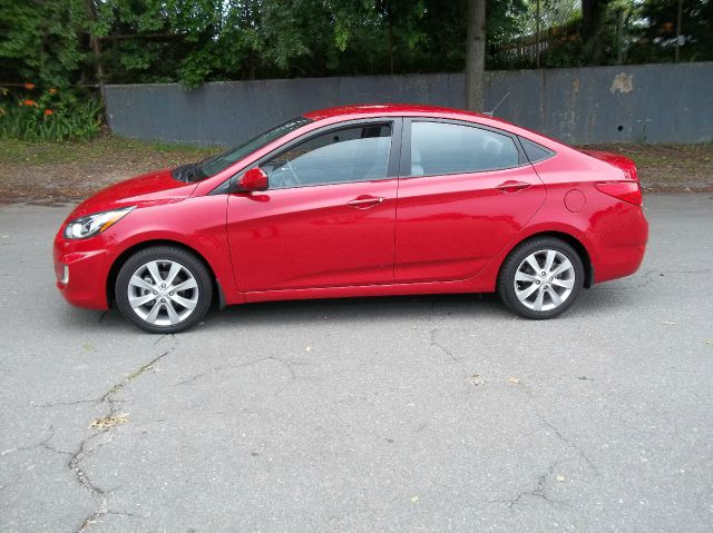 Hyundai Accent 2013 photo 4