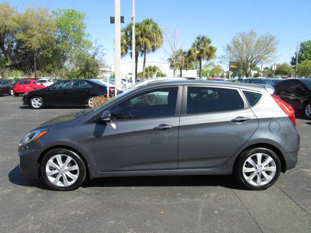 Hyundai Accent 2013 photo 3