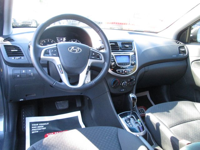 Hyundai Accent 2013 photo 5