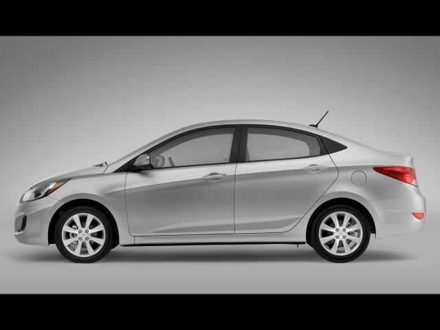 Hyundai Accent 2013 photo 1