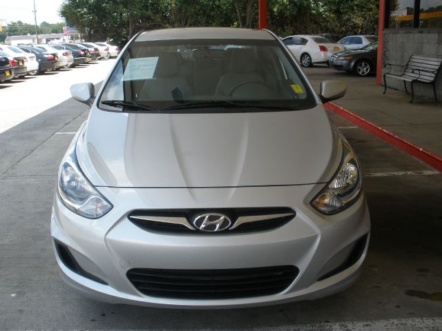 Hyundai Accent 2013 photo 2