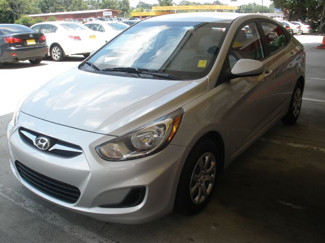 Hyundai Accent 2013 photo 3