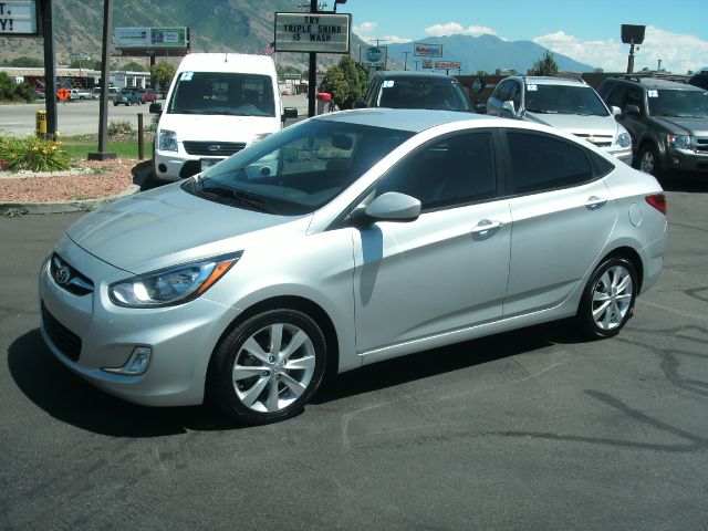 Hyundai Accent 2013 photo 1