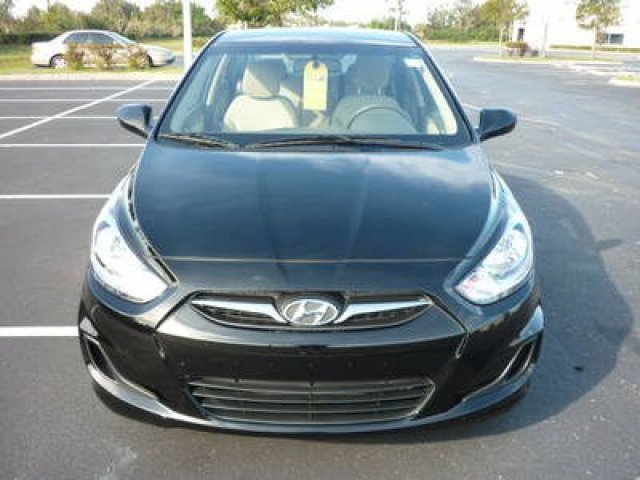 Hyundai Accent 2013 photo 3