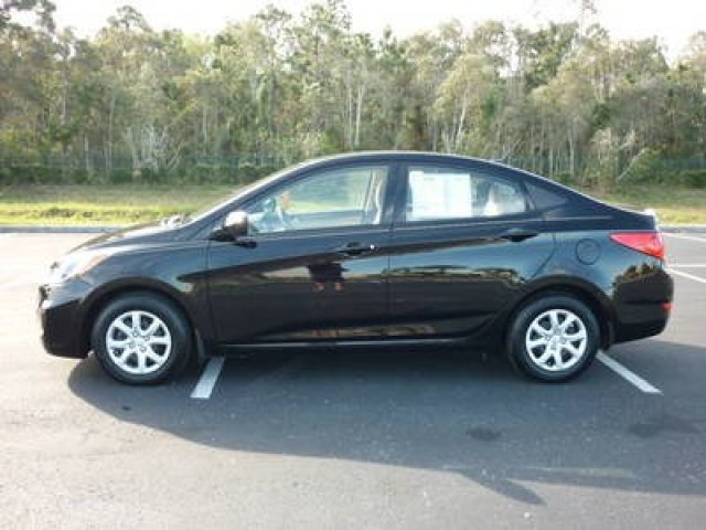 Hyundai Accent 2013 photo 5