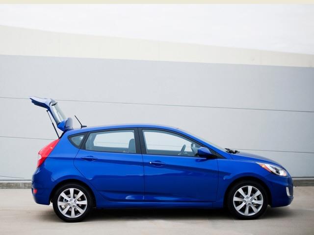 Hyundai Accent 2013 photo 3