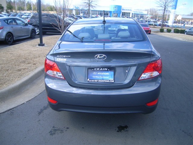 Hyundai Accent 2013 photo 1