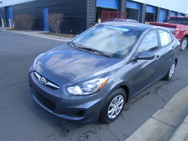 Hyundai Accent 2013 photo 5